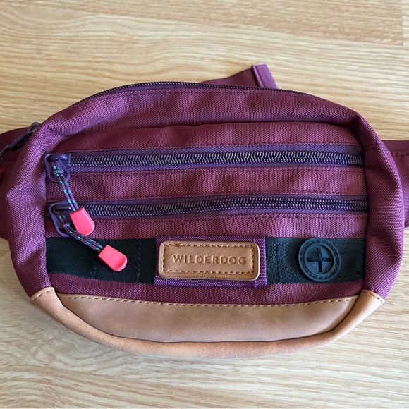 Wilderdog Huckleberry Utility Fanny Travel Pack Bag - Picture 2 of 9